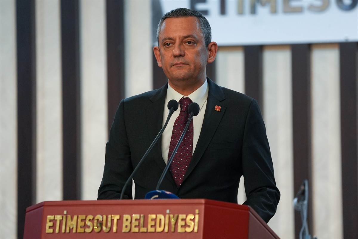 CHP Genel Başkanı Özgür Özel, Etimesgut Belediyesi Korkut Ata Kongre ve Kültür Merkezi'nde...