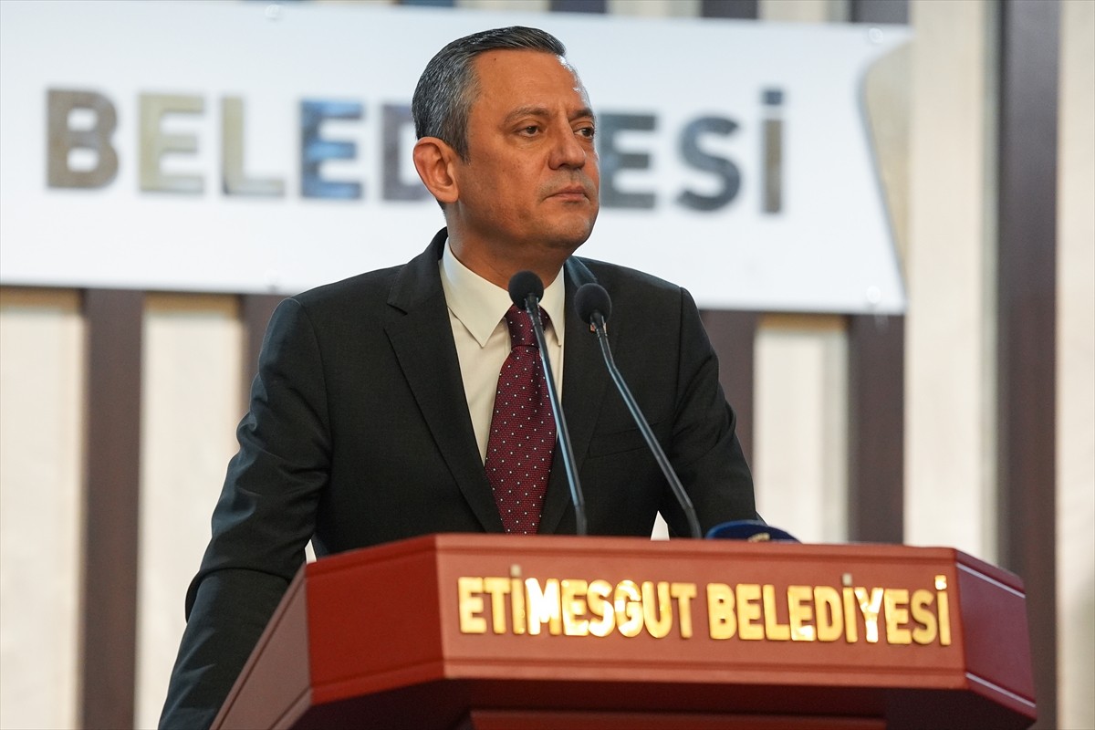 CHP Genel Başkanı Özgür Özel, Etimesgut Belediyesi Korkut Ata Kongre ve Kültür Merkezi'nde...