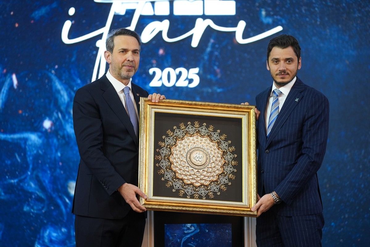 Enerji ve Tabii Kaynaklar Bakanı Alparslan Bayraktar, Türkiye Gençlik Vakfı (TÜGVA) Ankara İl...