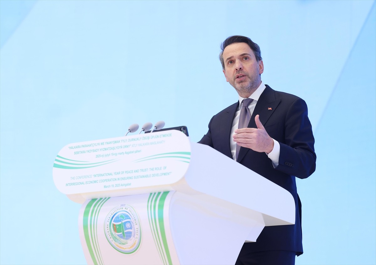 Enerji ve Tabii Kaynaklar Bakanı Alparslan Bayraktar, Türkmenistan'ın başkenti Aşkabat'ta Barış ve...