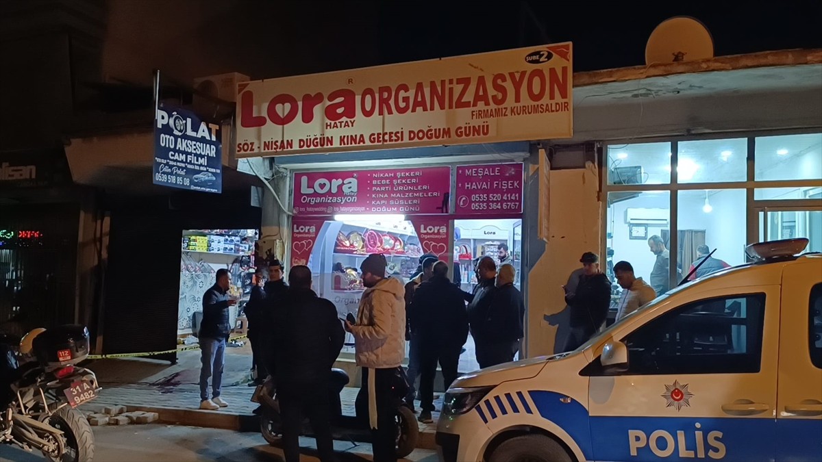 Hatay'ın Samandağ ilçesinde pompalı tüfekle kazara kendini yaralayan kişi hastaneye kaldırıldı....