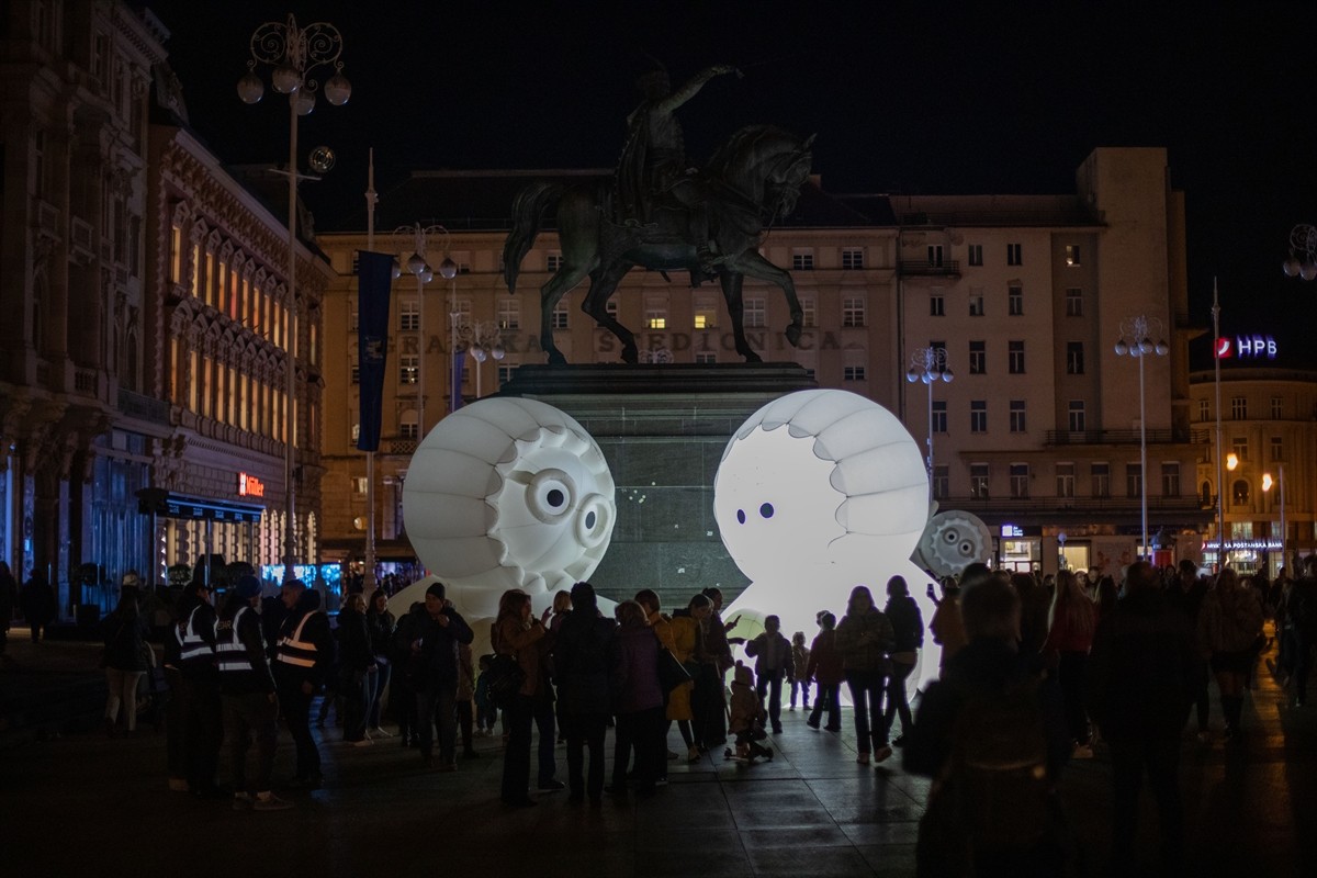 Hırvatistan'ın başkenti Zagreb'de "Işık Festivali" gerçekleştirildi. Zagreb'de 22 farklı meydan...