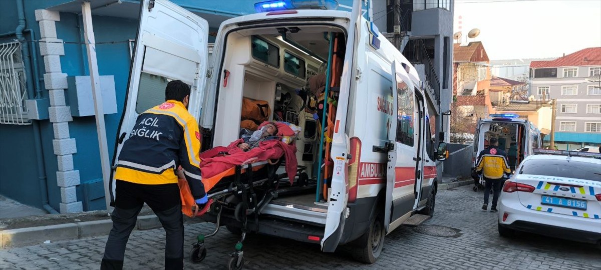 Kocaeli'nin Dilovası ilçesinde sobadan sızan karbonmonoksit gazından etkilenen karı koca hastaneye...