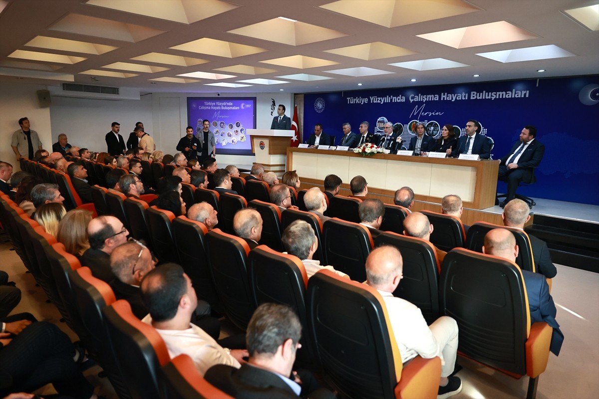 Mersin Ticaret ve Sanayi Odası'nda (MTSO) "Türkiye Yüzyılı'nda Çalışma Hayatı Buluşmaları"...