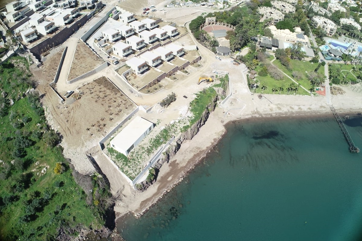 Muğla'nın Bodrum ilçesinde, denize dolgu yaptığı öne sürülen firmaya idari parası cezası...