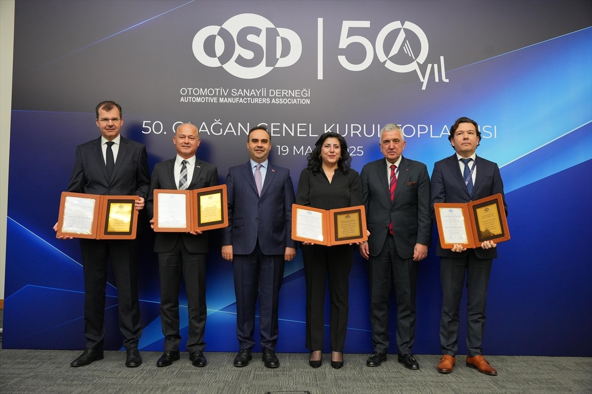 Otomotiv Sanayii Derneği'nin (OSD) 50. Olağan Genel Kurulu, Sanayi ve Teknoloji Bakanı Mehmet...