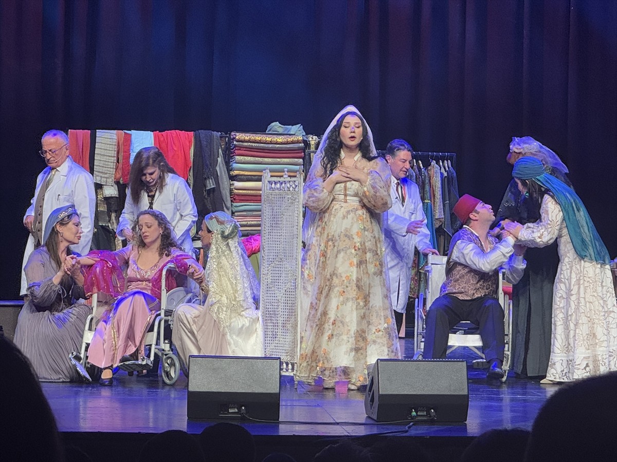 "Tedavüyyeü'l Musikiyye (Müzikle Tedavi)" müzikali, Atatürk Kültür Merkezi (AKM) Tiyatro...