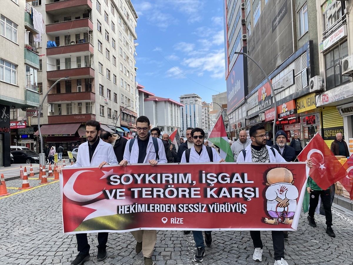 Rize'deki hastanelerde görev yapan doktorlar ve Recep Tayyip Erdoğan Üniversitesi Tıp Fakültesi...