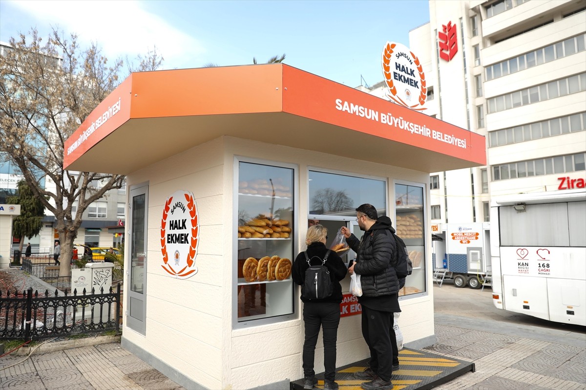 Samsun Büyükşehir Belediyesi, vatandaşlara sağlıklı ve ucuz ekmek sunmak için 'Samsun Halk Ekmek'...