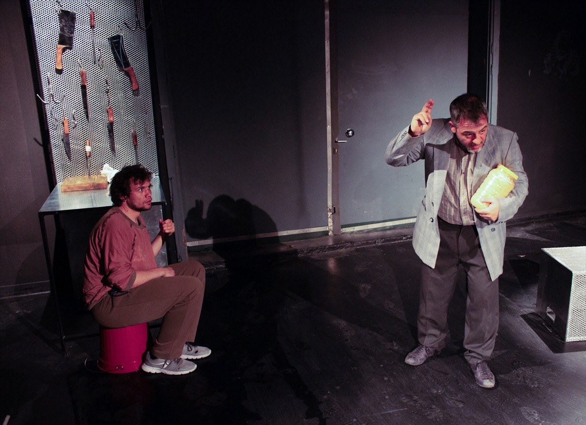 Türkiye'nin profesyonel üniversite tiyatrosu olan Anadolu Üniversitesi bünyesindeki Tiyatro...