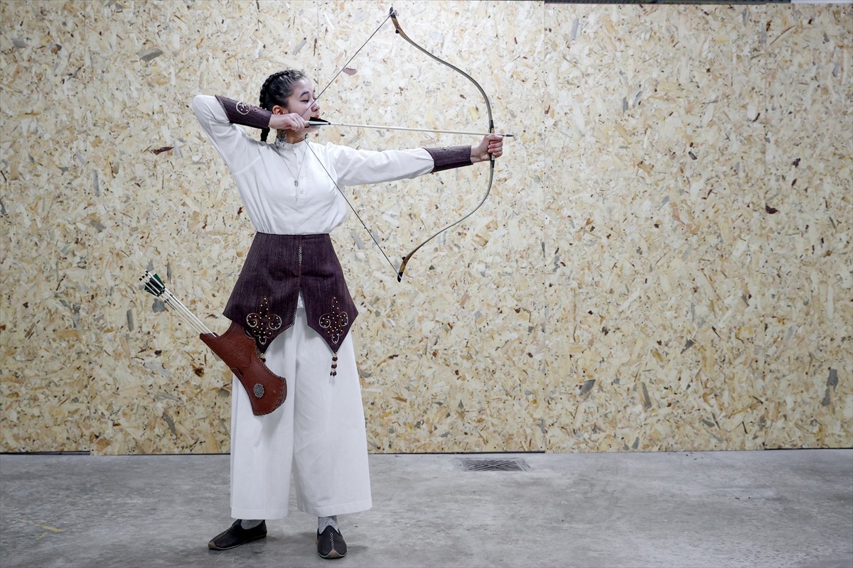 Türkiye'ye üniversite eğitimi için gelen Kırgız Shakhlokhan Khodzha Akhunova, gönül verdiği...