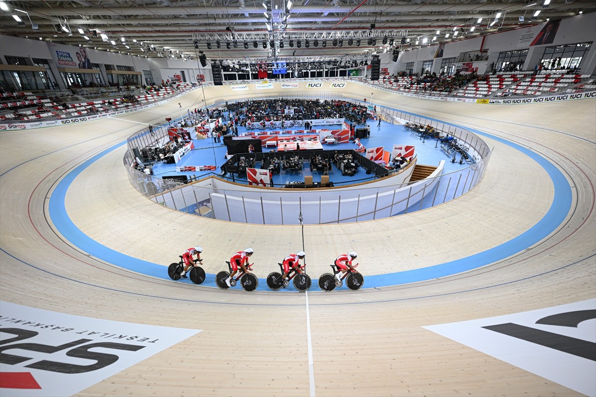 UCI Pist Bisikleti Uluslar Kupası erkekler takım takip elemeleri, Konya Olimpik Veledromu'nda...