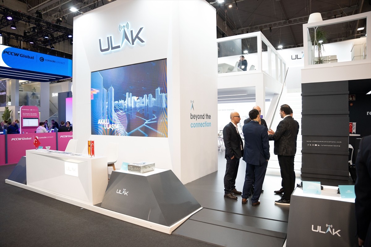 ULAK Haberleşme Genel Müdürü Ruşen Kömürcü (fotoğrafta), İspanya'nın Barselona kentinde düzenlenen...