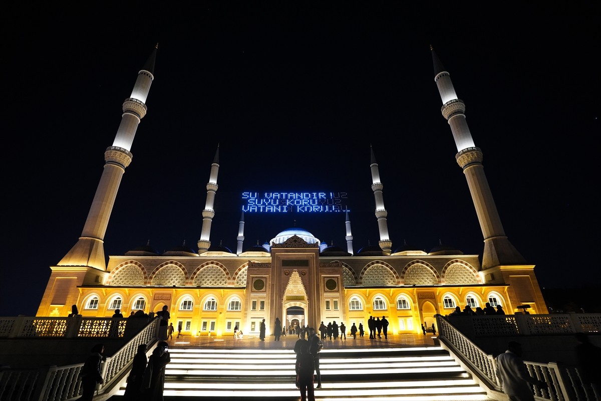 Ulusal Su Verimliliği Seferberliği" kapsamında Dünya Su Günü'nde düzenlen etkinliklerde Çamlıca...