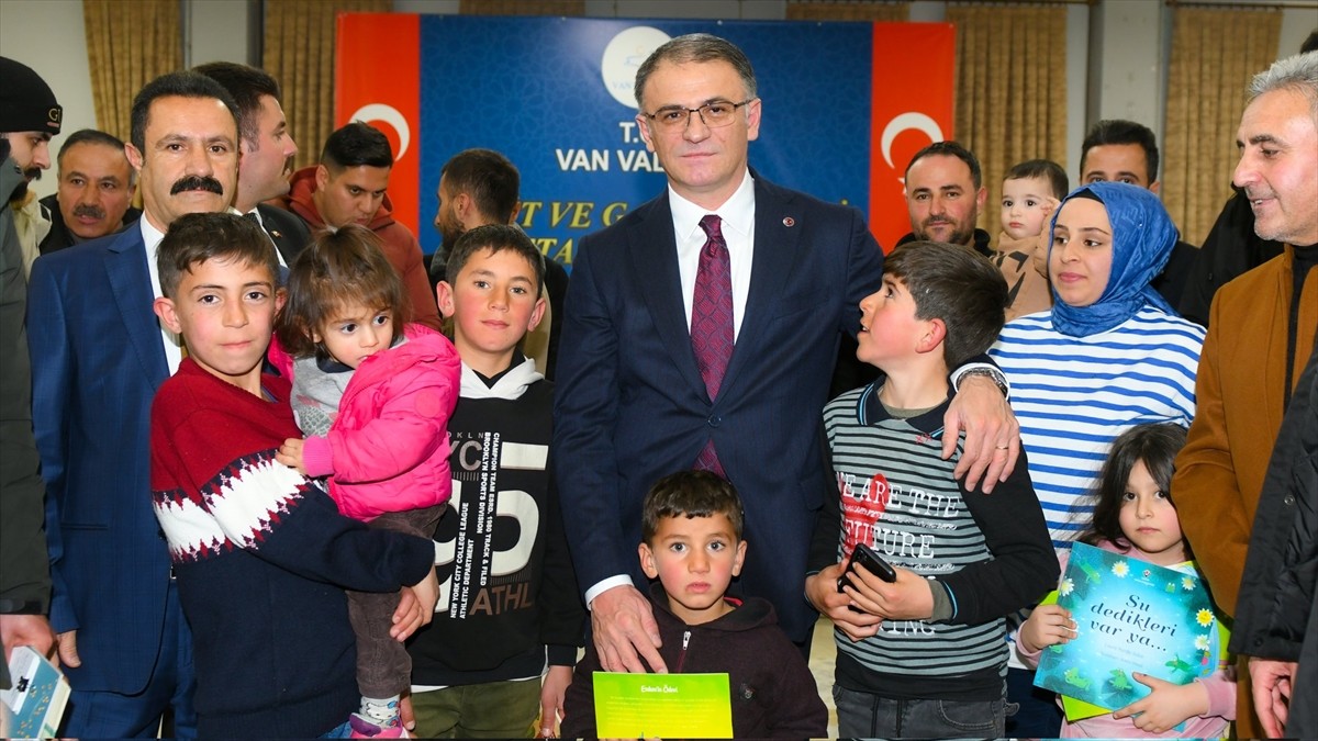 Van Valisi ve Büyükşehir Belediye Başkan Vekili Ozan Balcı, ilk iftarı şehit aileleri ve gazilerle...
