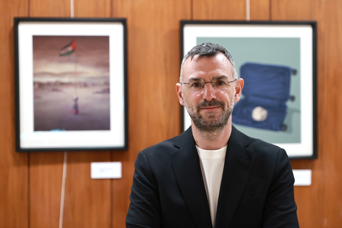 Adana'da devam eden 13. Uluslararası Portakal Çiçeği Karnavalı kapsamında 15 Filistinli sanatçının...