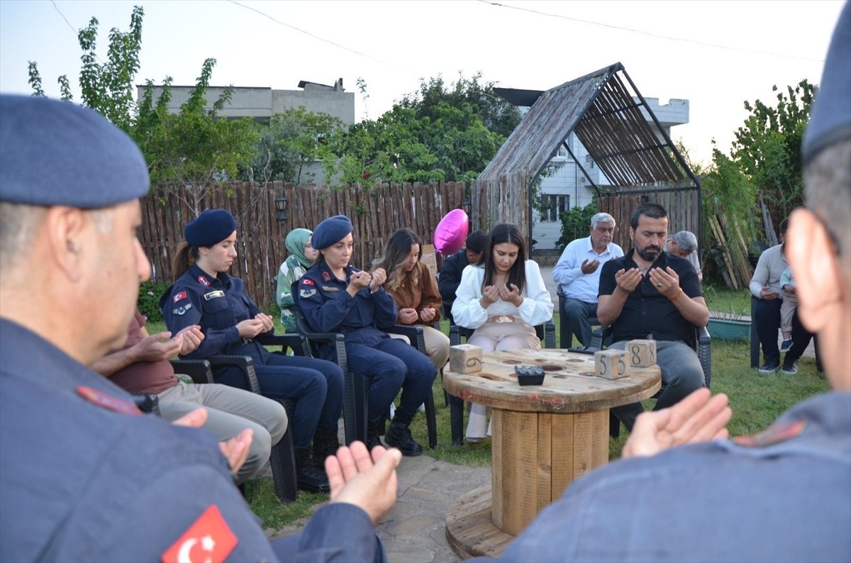 Adana'nın Kozan ilçesinde jandarma ekipleri, Şehit Jandarma Uzman Çavuş Nurettin Yaşar'ın 1 yaşına...