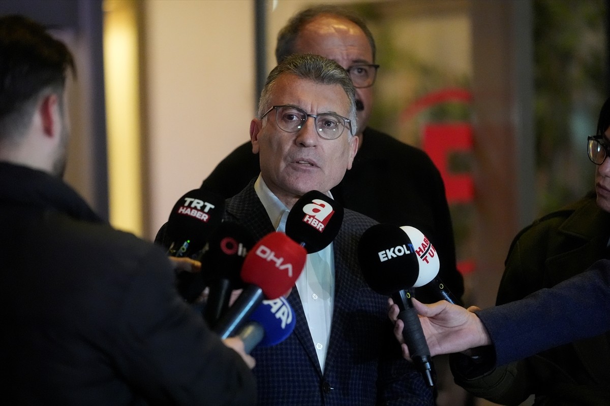 AK Parti TBMM Grup Başkanı Abdullah Güler, TBMM Başkanvekili ve DEM Parti İstanbul Milletvekili...