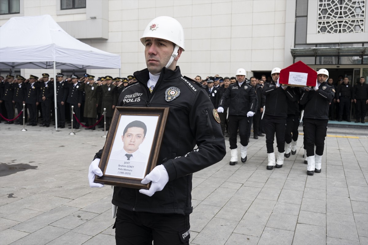 Ankara'da görevi esnasında geçirdiği trafik kazası sonucu şehit olan polis memuru İbrahim Güney...