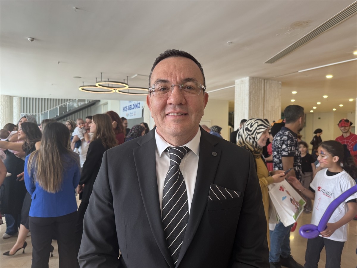 Antalya'da, aynı hastanede dünyaya gelen çok sayıda üçüz, düzenlenen etkinlikte bir araya geldi....