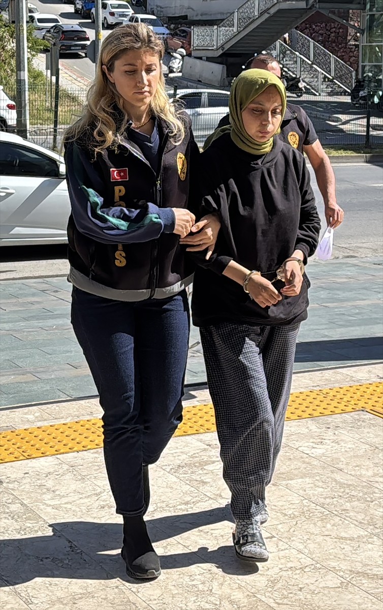 Antalya'nın Alanya ilçesinde 36 günlük bebeğini 2. kattaki dairenin penceresinden atarak ölümüne...