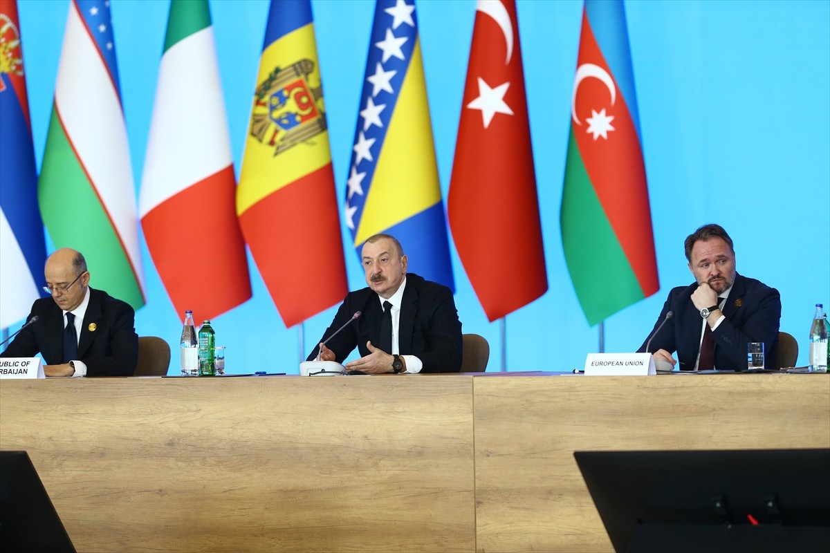 Azerbaycan Cumhurbaşkanı İlham Aliyev (ortada), Bakü'de düzenlenen Güney Gaz Koridoru 11. Danışma...