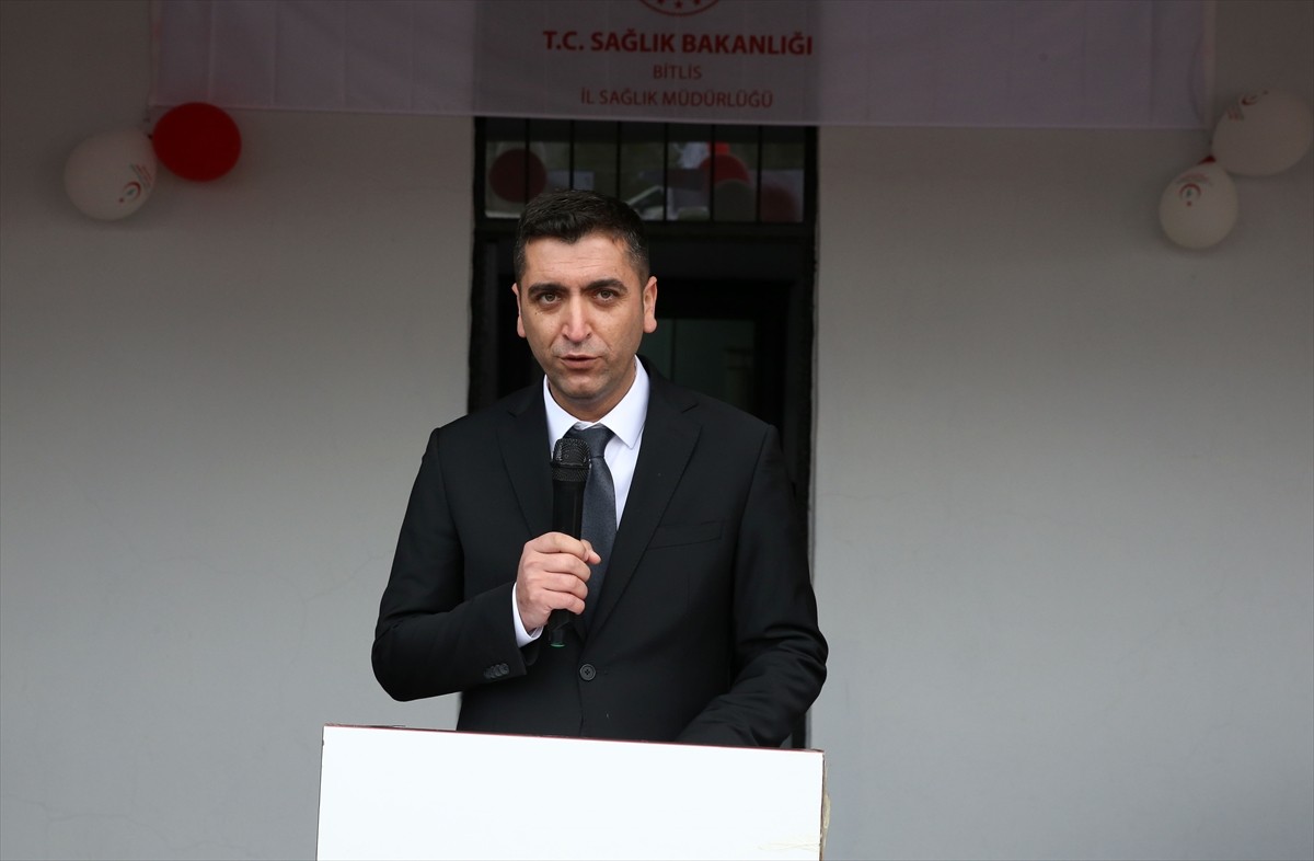 Bitlis'in Yolalan beldesinde 24. Acil Sağlık Hizmetleri İstasyonu törenle hizmet vermeye...