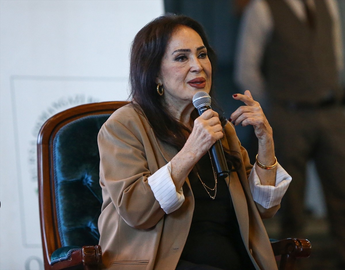 Bursa'da Osmangazi Belediyesince "Yılın Aydını Yaşar Kemal" etkinlikleri kapsamında usta oyuncu...