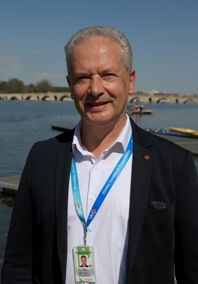 Edirne'de misafir edilen profesyonel turist rehberleri kentin tarihi ve turistik alanlarını...