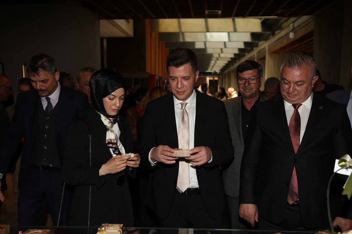 Ezine Kaymakamlığının desteğiyle Ezine Halk Eğitim Merkezine bağlı merkez ve köylerdeki kurslarda...