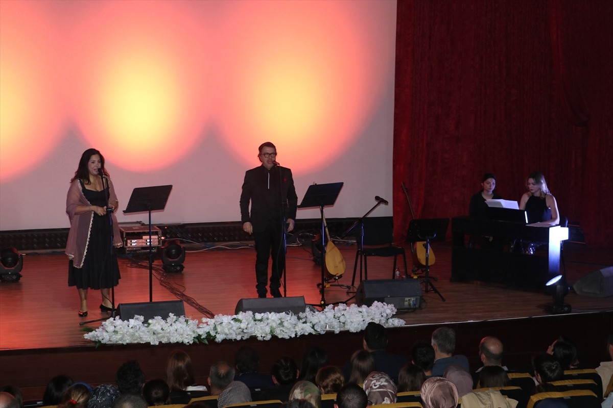 Hatay'da, Büyükşehir Belediyesince organize edilen Hatay Sanatla Ayağa Kalkıyor etkinlikleri...