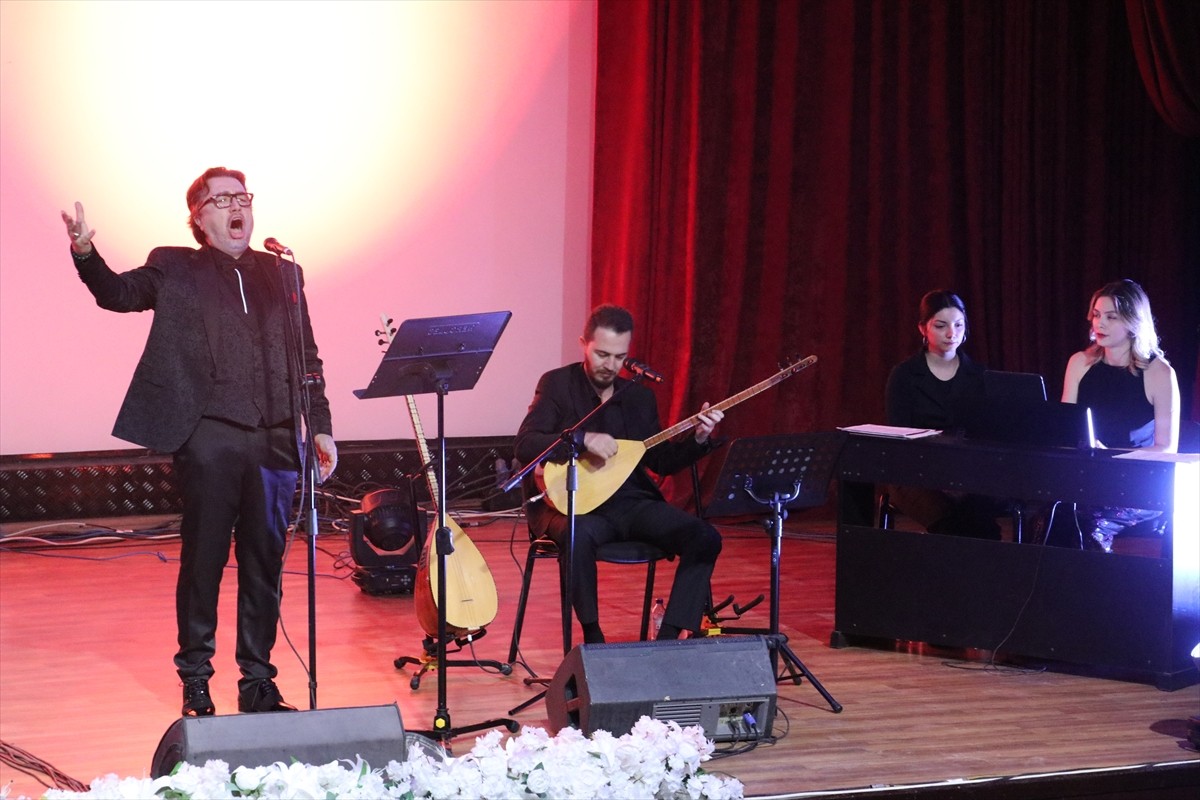 Hatay'da, Büyükşehir Belediyesince organize edilen Hatay Sanatla Ayağa Kalkıyor etkinlikleri...