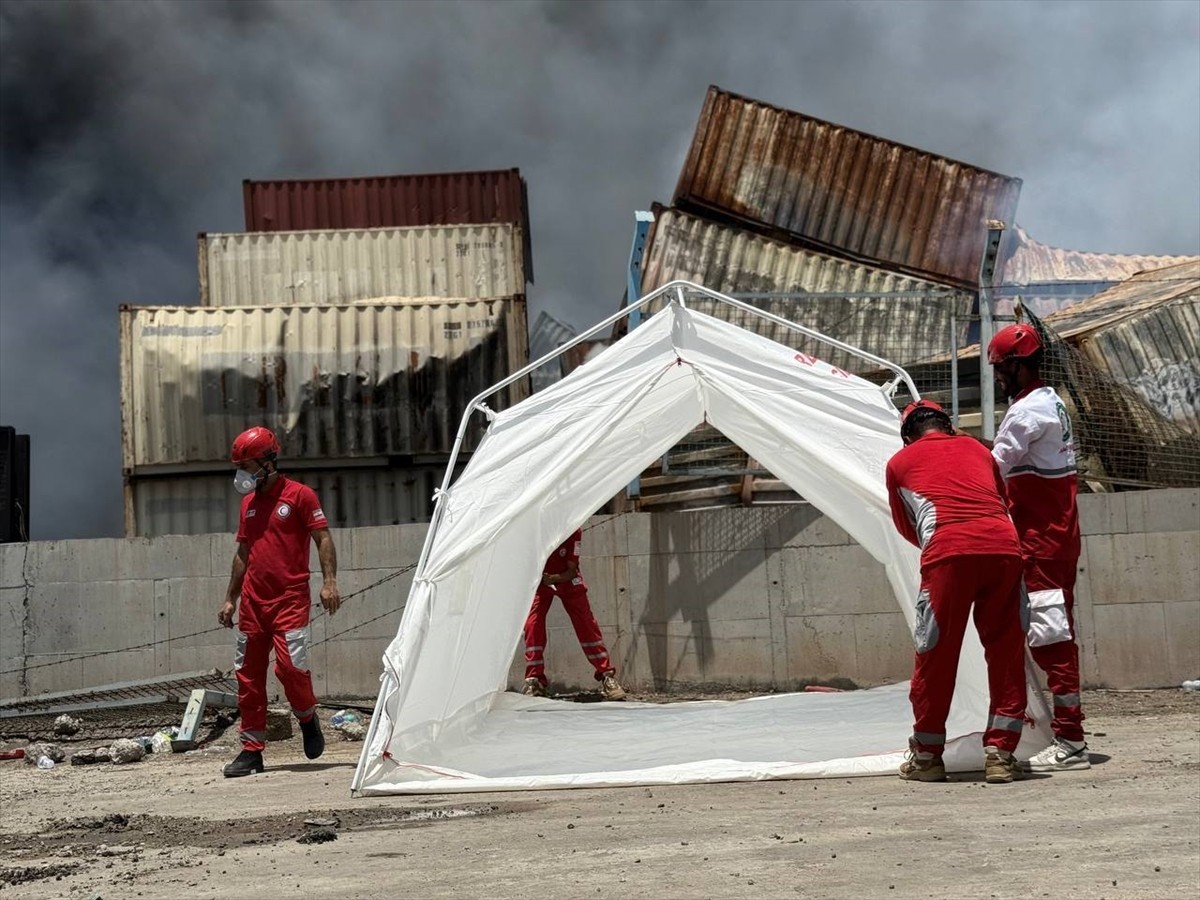 İran'ın Basra Körfezi kıyısında yer alan Bender Abbas Limanı'nda 26 Nisan'da meydana gelen...