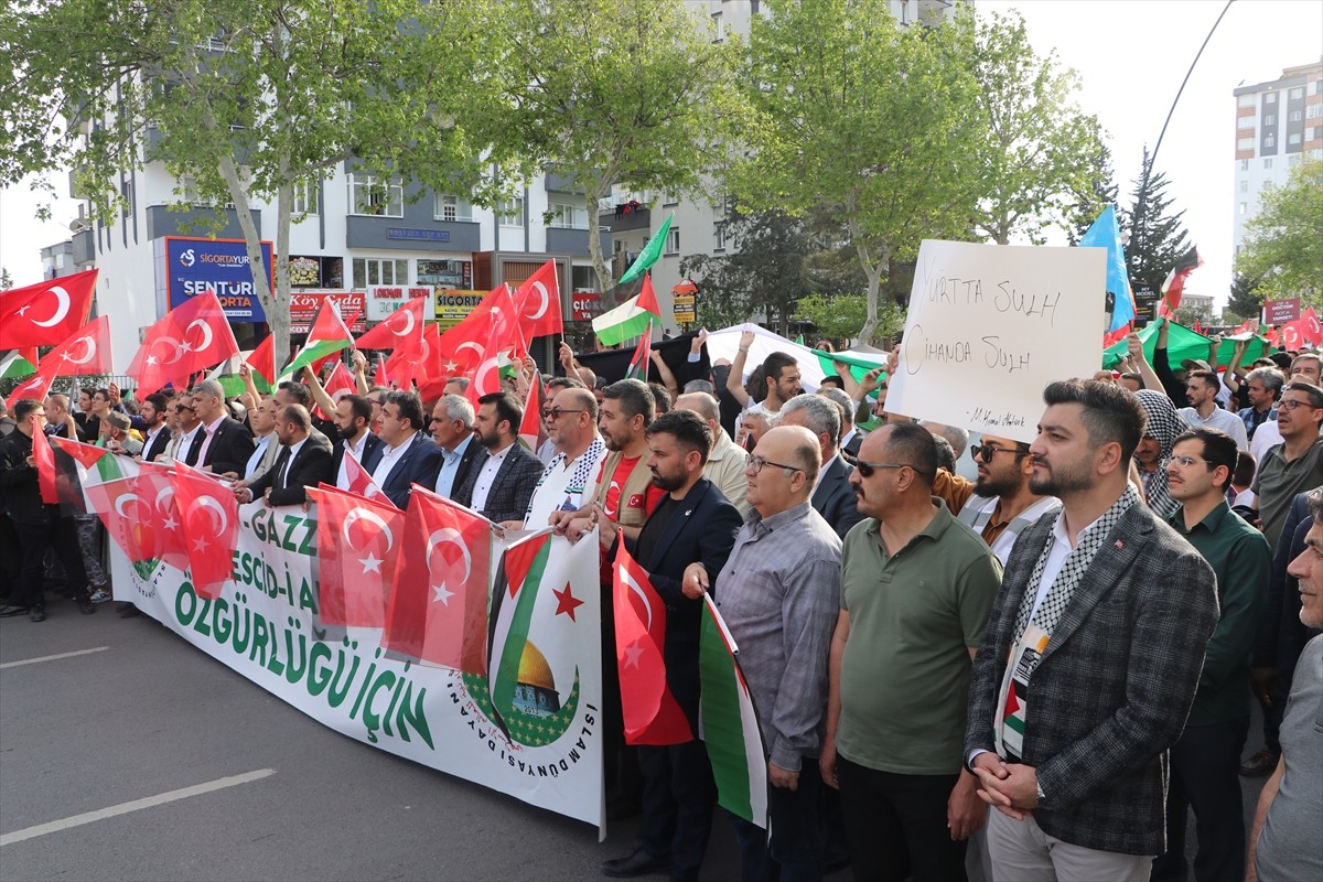 İslam Dünyası Dayanışma Platformu Kahramanmaraş İl Temsilciliği öncülüğünde, İsrail'in Gazze'ye...