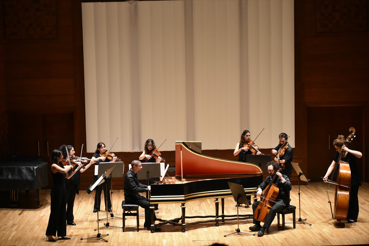 İzmir'de düzenlenen 5. Ahmed Adnan Saygun Sanat Merkezi (AASSM) 5. Uluslararası Barok Müzik...