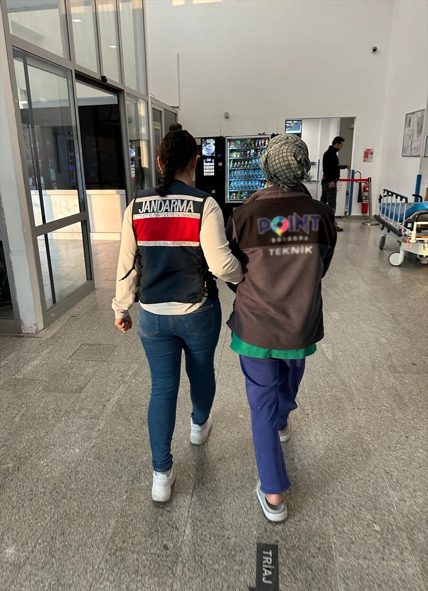 İzmir'de silahlı terör örgütü PKK/KCK'ya yönelik operasyonunda 4 şüpheli gözaltına...