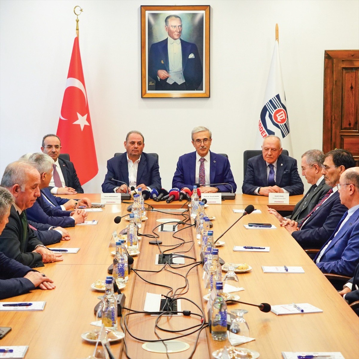 Karabük Demir ve Çelik Fabrikaları (KARDEMİR) ve Özçelik-İş Sendikası arasında 17. dönem toplu iş...