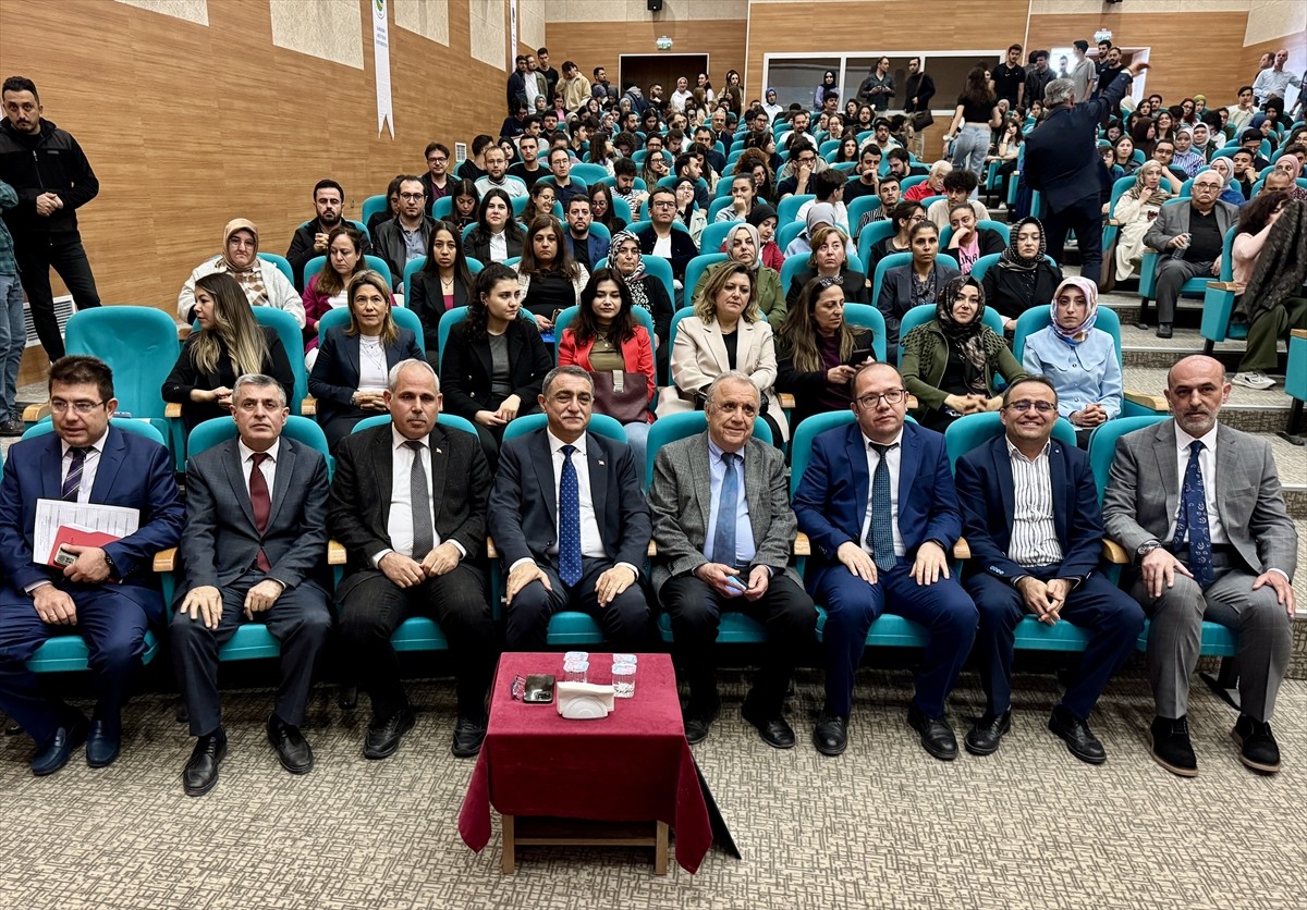 Kırşehir Ahi Evran Üniversitesi (KAEÜ) Tıp Fakültesine, Tıp Eğitimi ve Programlarını Değerlendirme...