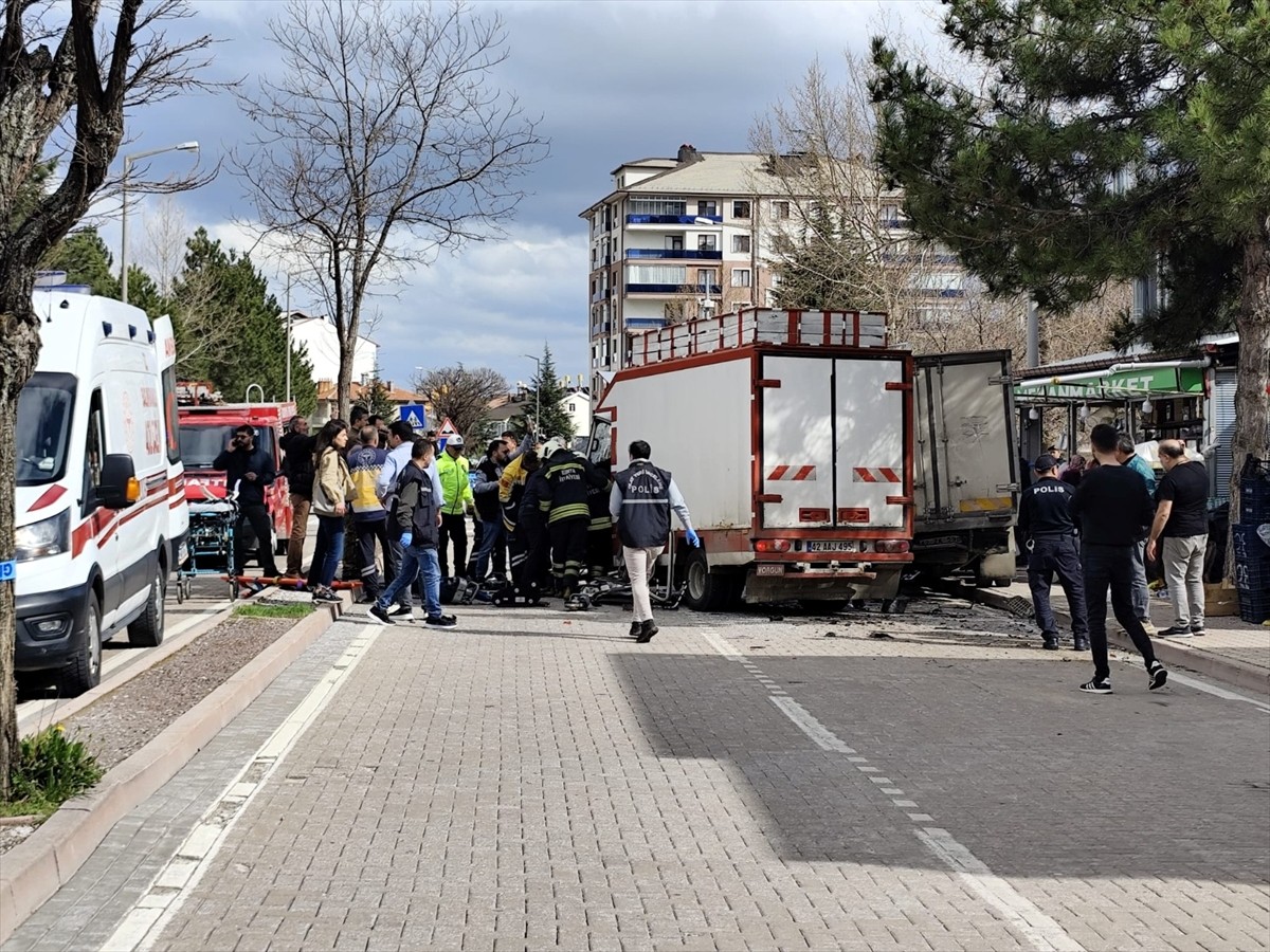  Konya'nın Seydişehir ilçesinde meydana gelen trafik kazasında 1 kişi hayatını kaybetti.