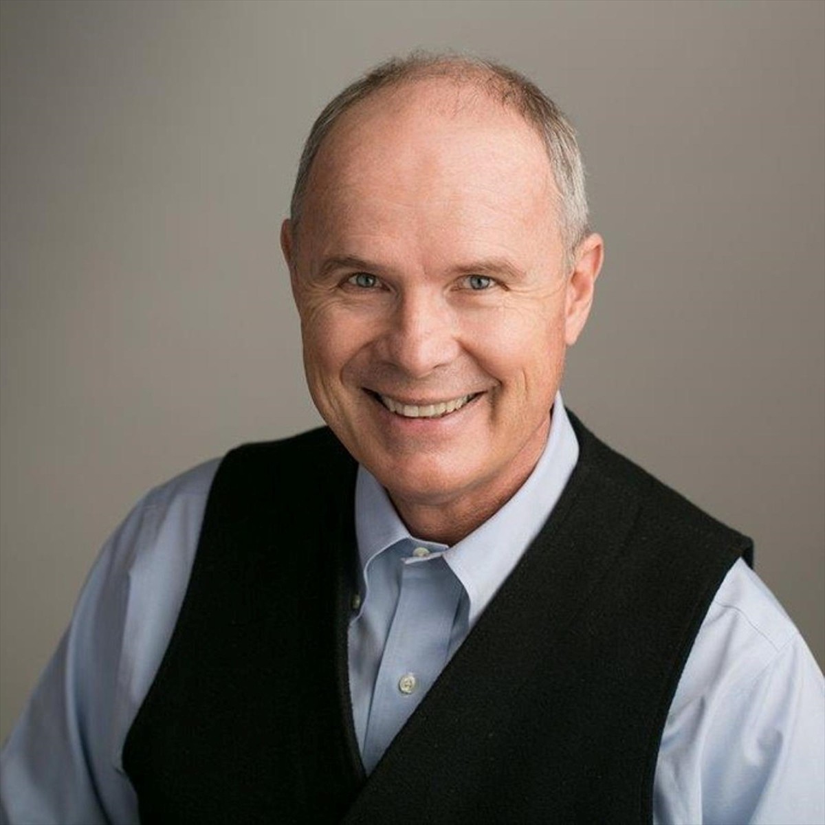 Öksüt Madencilik Ülke Müdürü David Bickford, basın mensuplarına madencilik faaliyetlerine ilişkin...