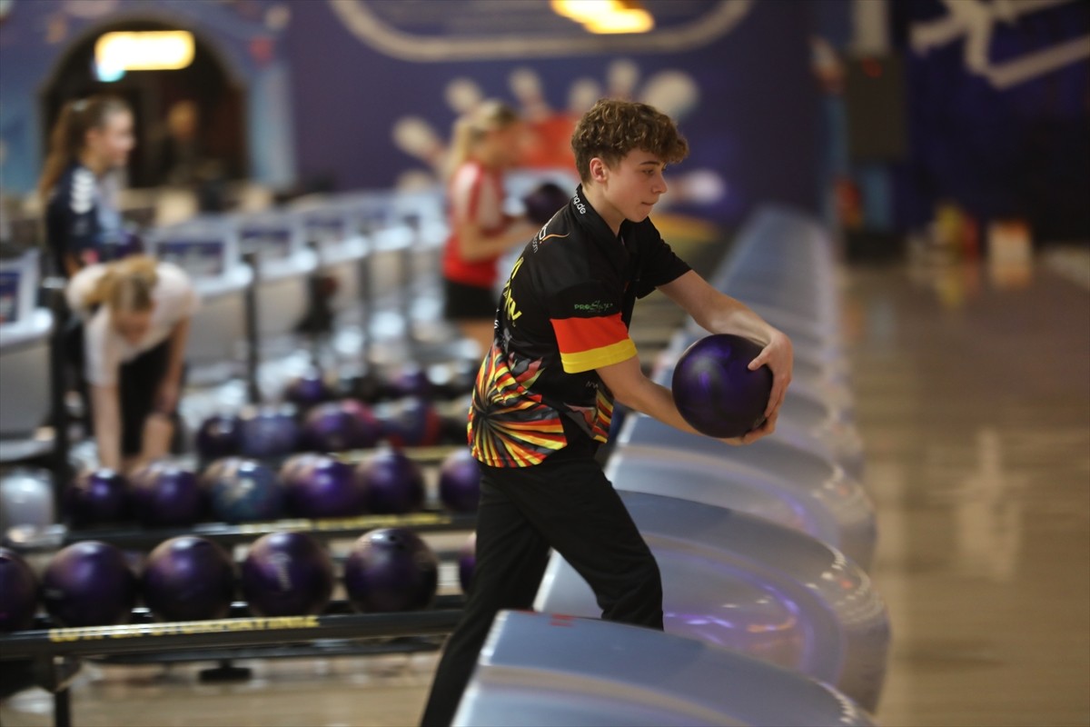 Samsun'da düzenlenen Gençler Avrupa Bowling Şampiyonası sürüyor. Organizasyonun yedinci gününde...