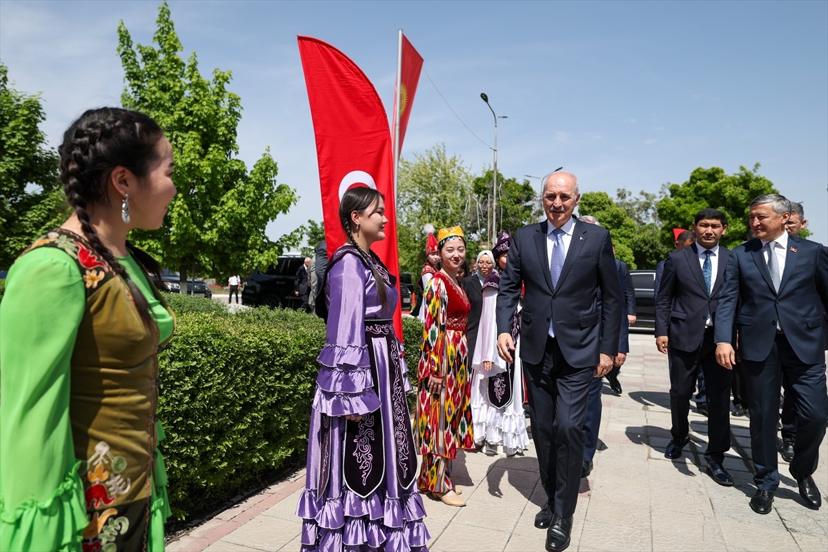 TBMM Başkanı Numan Kurtulmuş, resmi temaslarda bulunduğu Bişkek'te, Kırgızistan-Türkiye Manas...