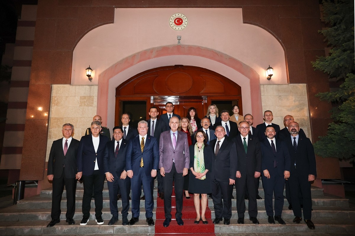 TBMM Başkanı Numan Kurtulmuş, resmi temaslarda bulunmak üzere gittiği Kırgızistan'da, Türkiye'nin...