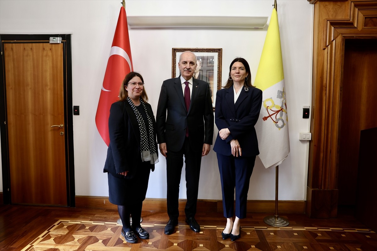 TBMM Başkanı Numan Kurtulmuş, Türkiye'nin Vatikan Büyükelçiliğini ziyaret etti. Kurtulmuş, Roma...