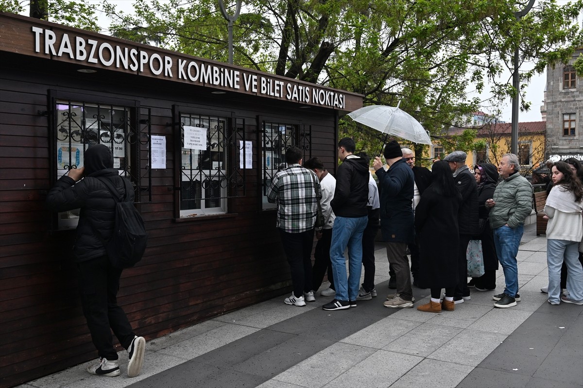 Trabzonspor'un Ziraat Türkiye Kupası yarı finalinde Göztepe ile 24 Nisan Perşembe günü yapacağı...