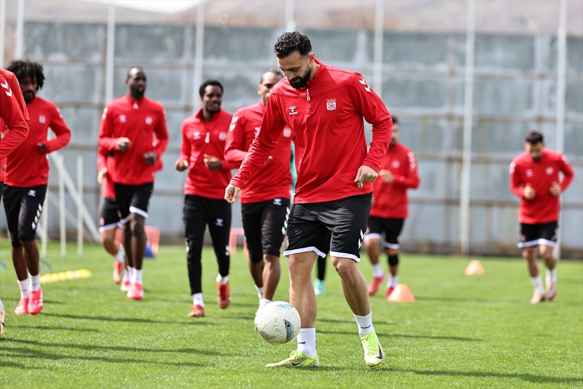 Trendyol Süper Lig'in 30. haftasında deplasmanda Çaykur Rizespor ile karşılaşacak Net Global...