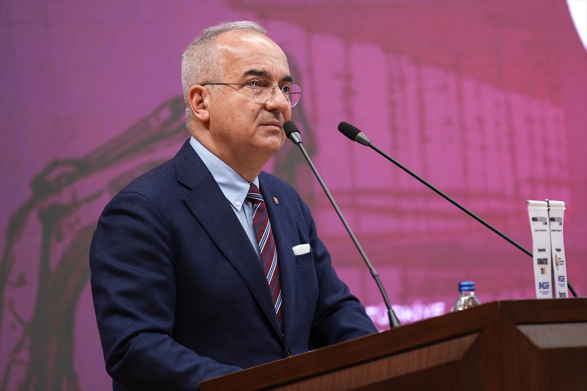 Türkiye Odalar ve Borsalar Birliği (TOBB) ev sahipliğinde, Türkiye İş Makinaları Distribütörleri...