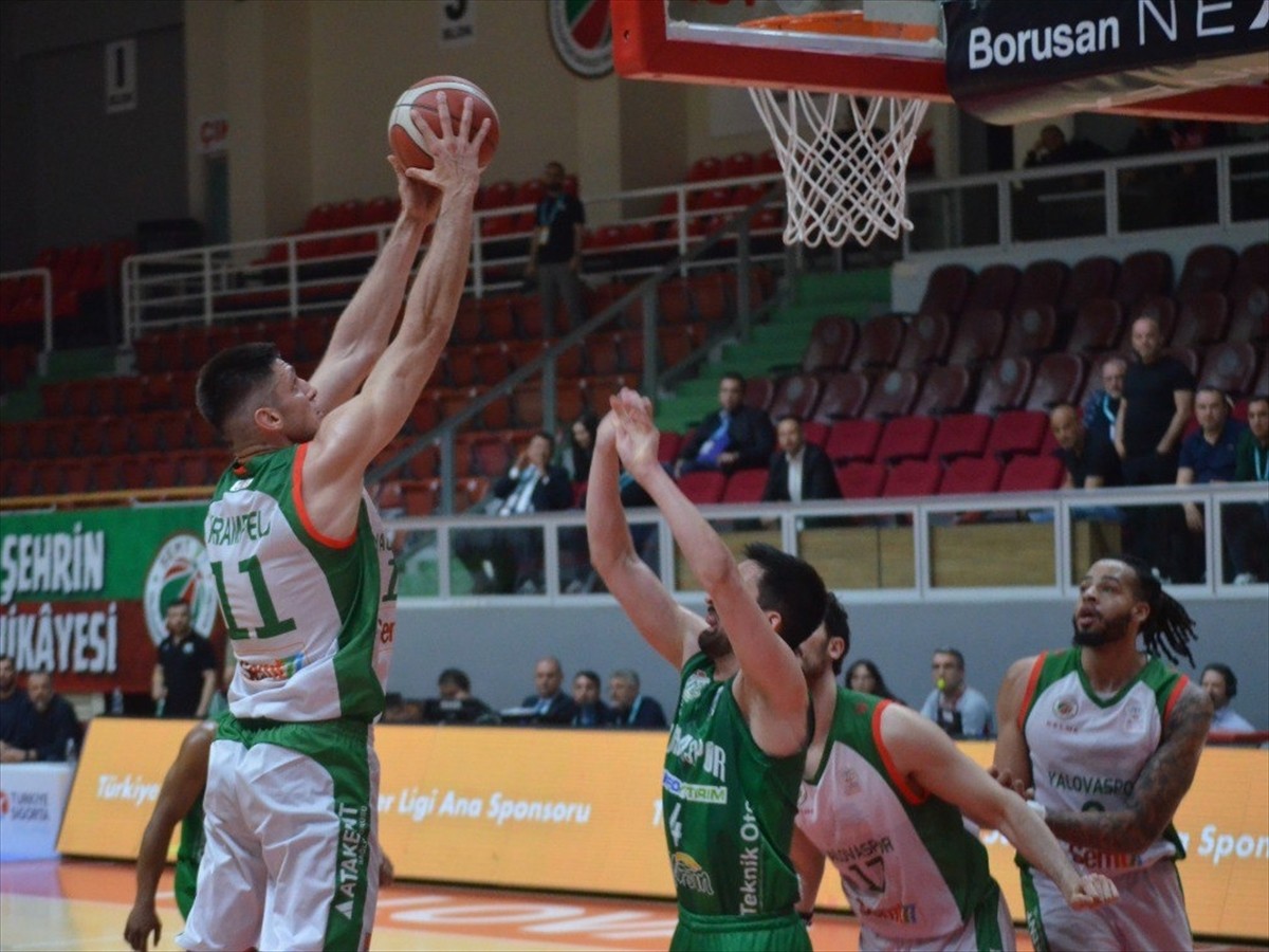 Türkiye Sigorta Basketbol Süper Ligi'nin 27. haftasında Semt77 Yalovaspor ile Bursaspor Yörsan...