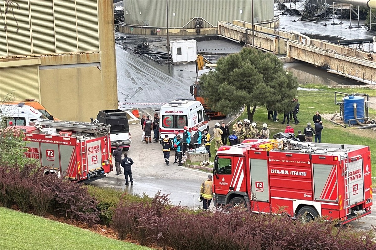 Tuzla Deri Organize Sanayi Bölgesi'ndeki katı atık depolama tankında meydana gelen patlamada 5...