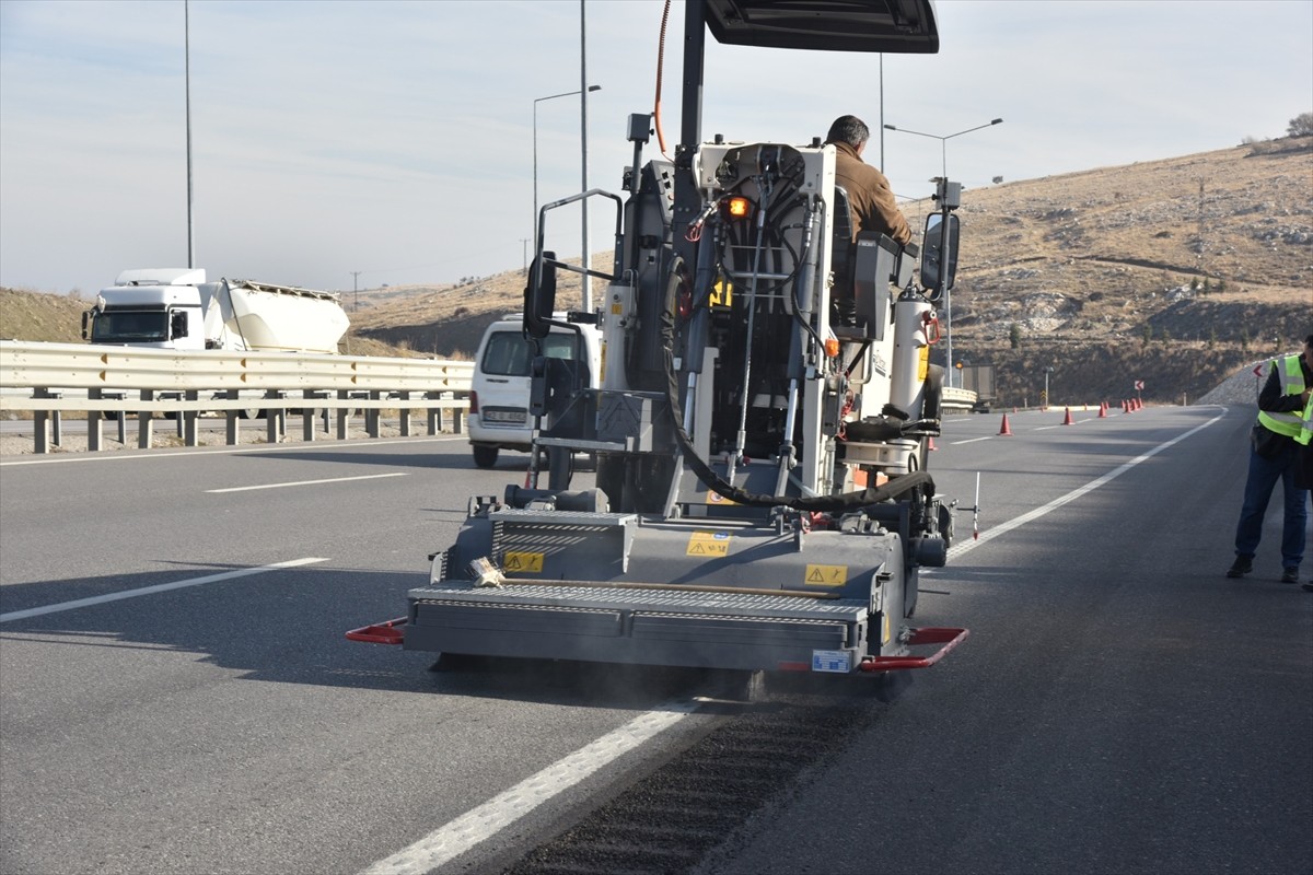 Ulaştırma ve Altyapı Bakanı Abdulkadir Uraloğlu, trafik güvenliğine dair sosyal medya hesabından...